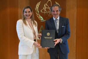 Lee más sobre el artículo Embajadora Claudia Salerno Caldera entrega credenciales como Representante Permanente de Venezuela ante el OIEA