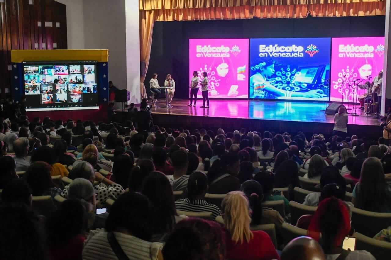 En este momento estás viendo Gobierno Bolivariano presenta plataforma tecnológica “Edúcate en Venezuela”