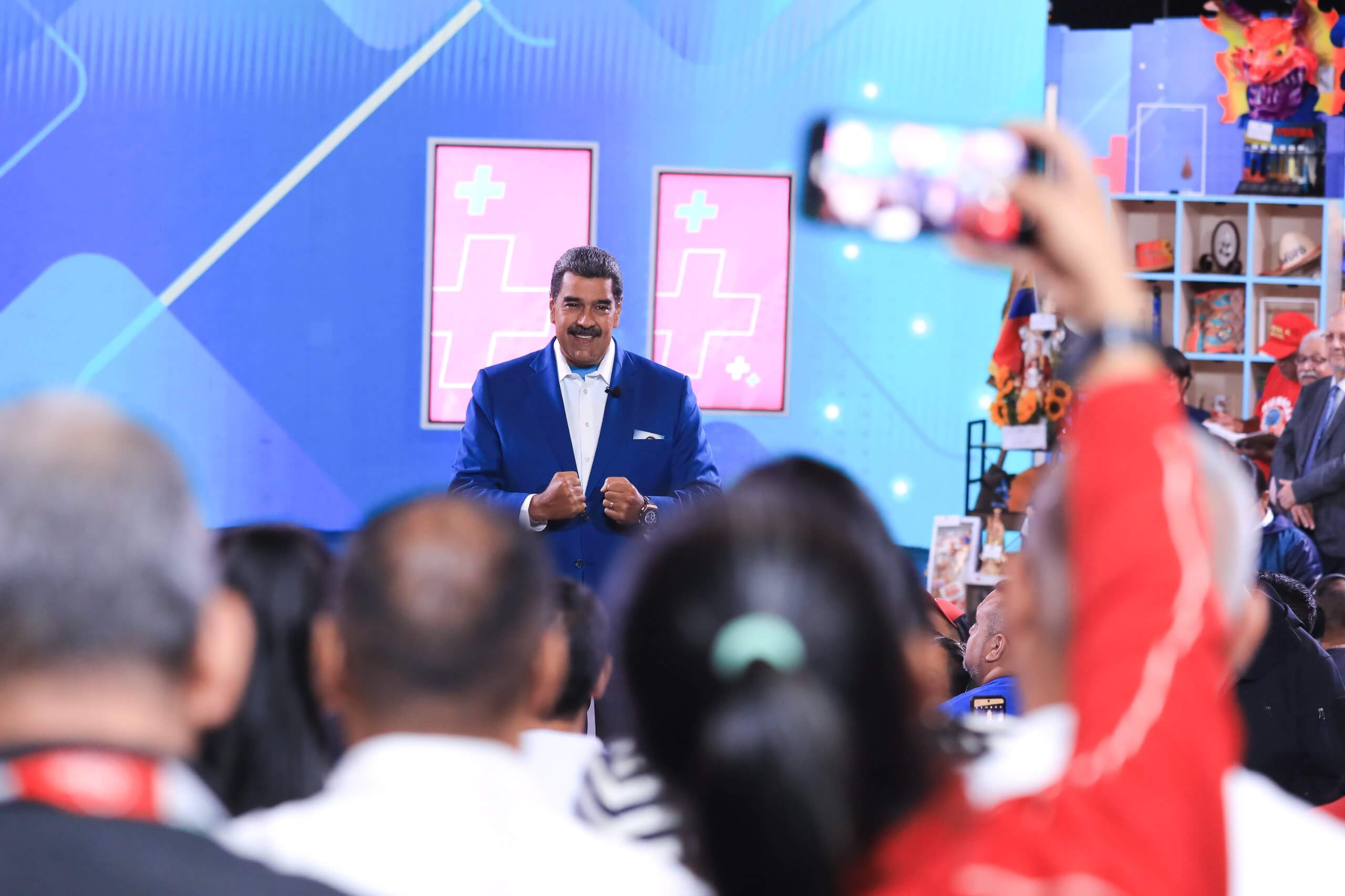 Lee más sobre el artículo Presidente Maduro propone convertir sistema del 1×10 del Buen Gobierno en ley