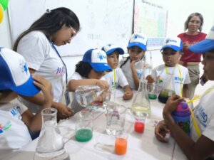 Lee más sobre el artículo Gran Misión Ciencia, Tecnología e Innovación fomenta la pasión por la química en jóvenes de Amazonas