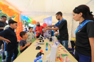 Lee más sobre el artículo Mincyt muestra el maravilloso mundo de las ciencias a niños y niñas en su día
