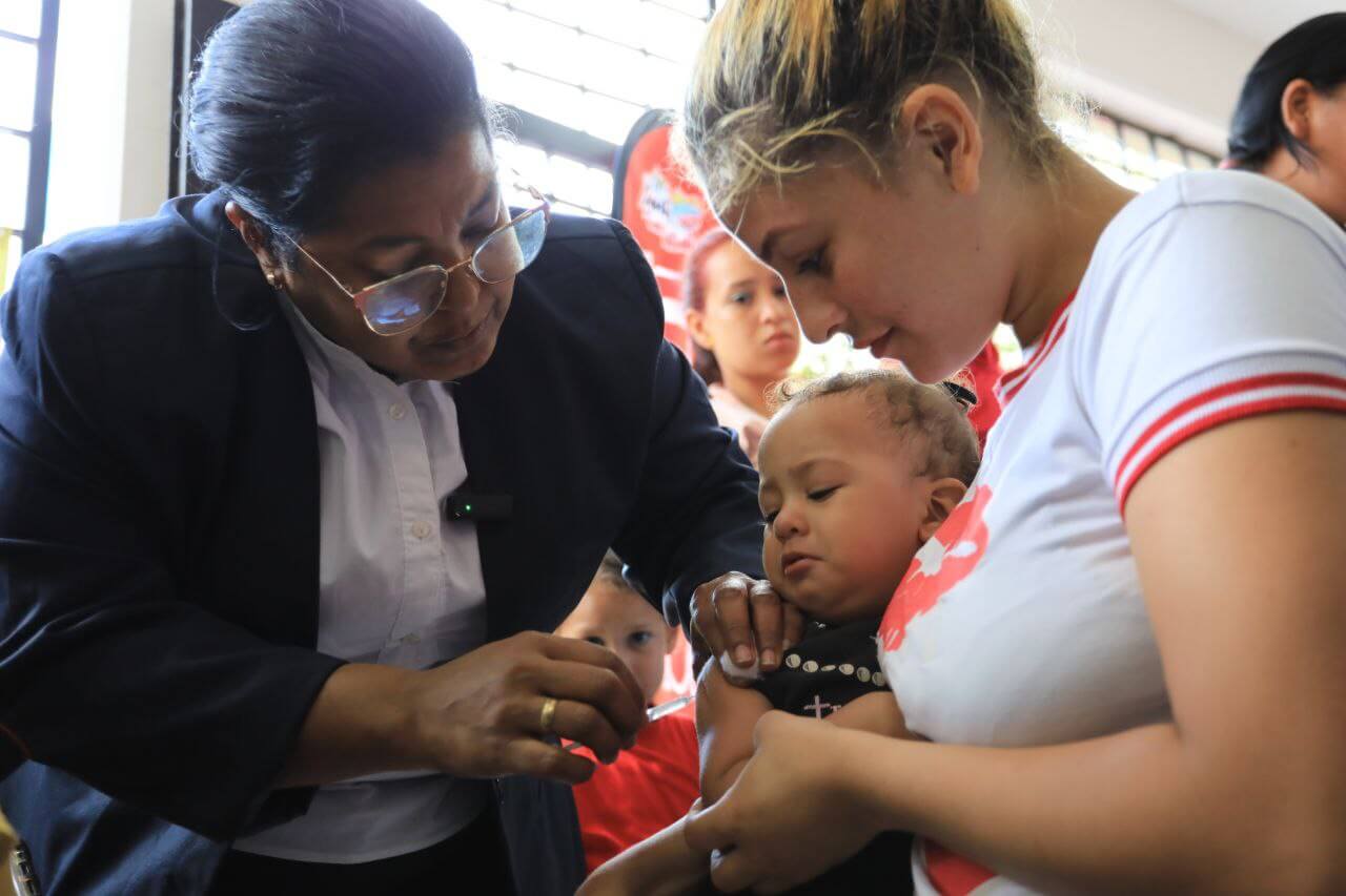 Lee más sobre el artículo Una vacunación a tiempo garantiza la vida de millones de niños y niñas en el mundo