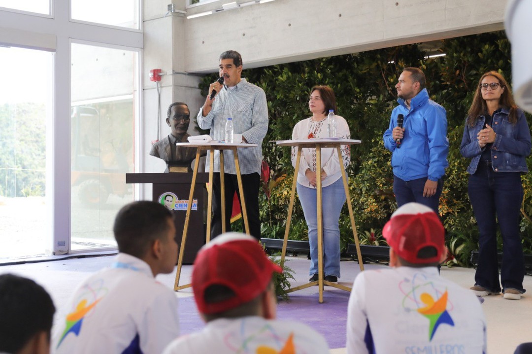 Lee más sobre el artículo Gobierno Bolivariano aprueba 1300 nuevas becas nacionales de posgrado y fortalecimiento académico