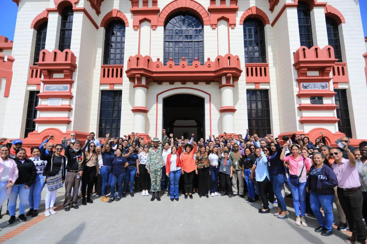 Lee más sobre el artículo <strong>Sector científico y tecnológico rinde homenaje al comandante Hugo Chávez en el Cuartel 4F</strong>