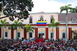 Lee más sobre el artículo Presidente Maduro llama al pueblo venezolano a defender la paz del país