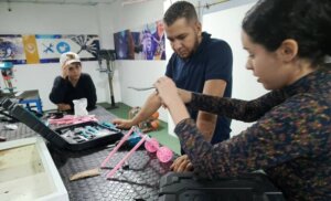 Lee más sobre el artículo Cayapa Heroica diseña dispositivo de ayuda a felino con dificultades de movilización