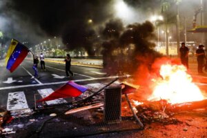 Lee más sobre el artículo Laboratorios psicológicos y medios de comunicación hegemónicos promueven violencia en Venezuela