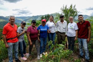 Lee más sobre el artículo Alianza Científico-Campesina acompaña y asesora a productores agrícolas de Paracotos