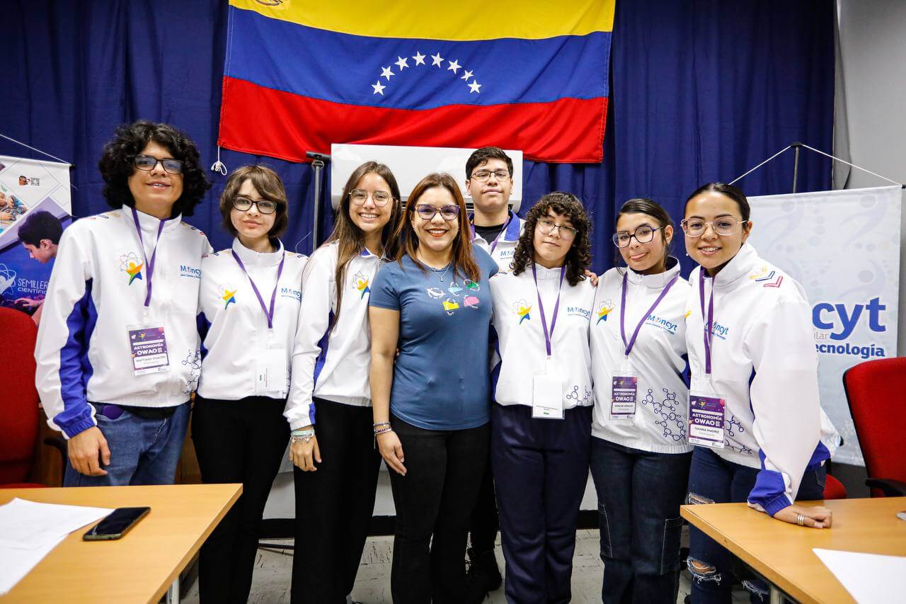 Lee más sobre el artículo Delegación venezolana avanza en las pruebas de las Olimpiadas Mundiales Abiertas de Astronomía 2024
