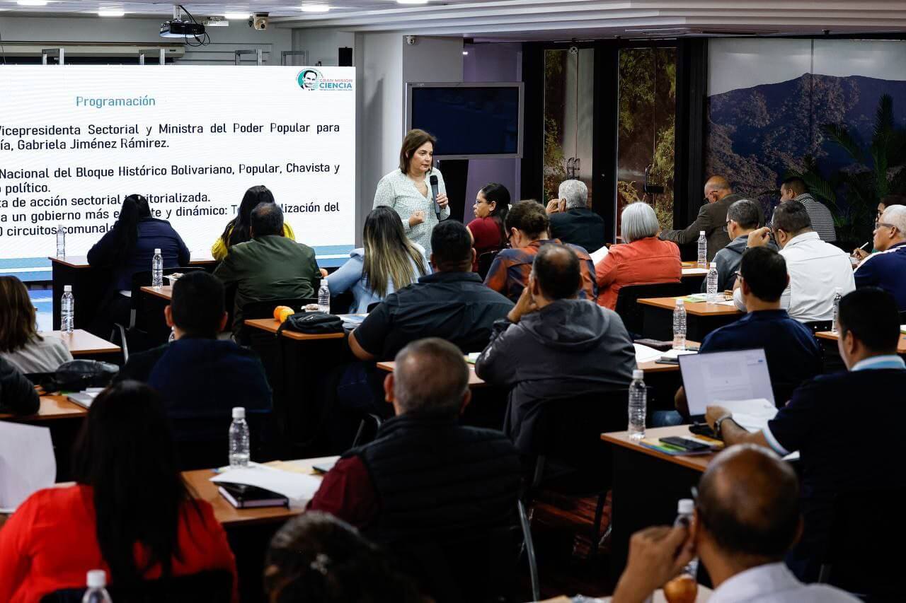 Lee más sobre el artículo Ministra Gabriela Jiménez Ramírez evalúa avances de la Gran Misión Ciencia, Tecnología e Innovación Dr. Humberto Fernández – Morán