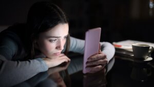 Lee más sobre el artículo Redes sociales generan trastornos alimentarios en niños y adolescentes