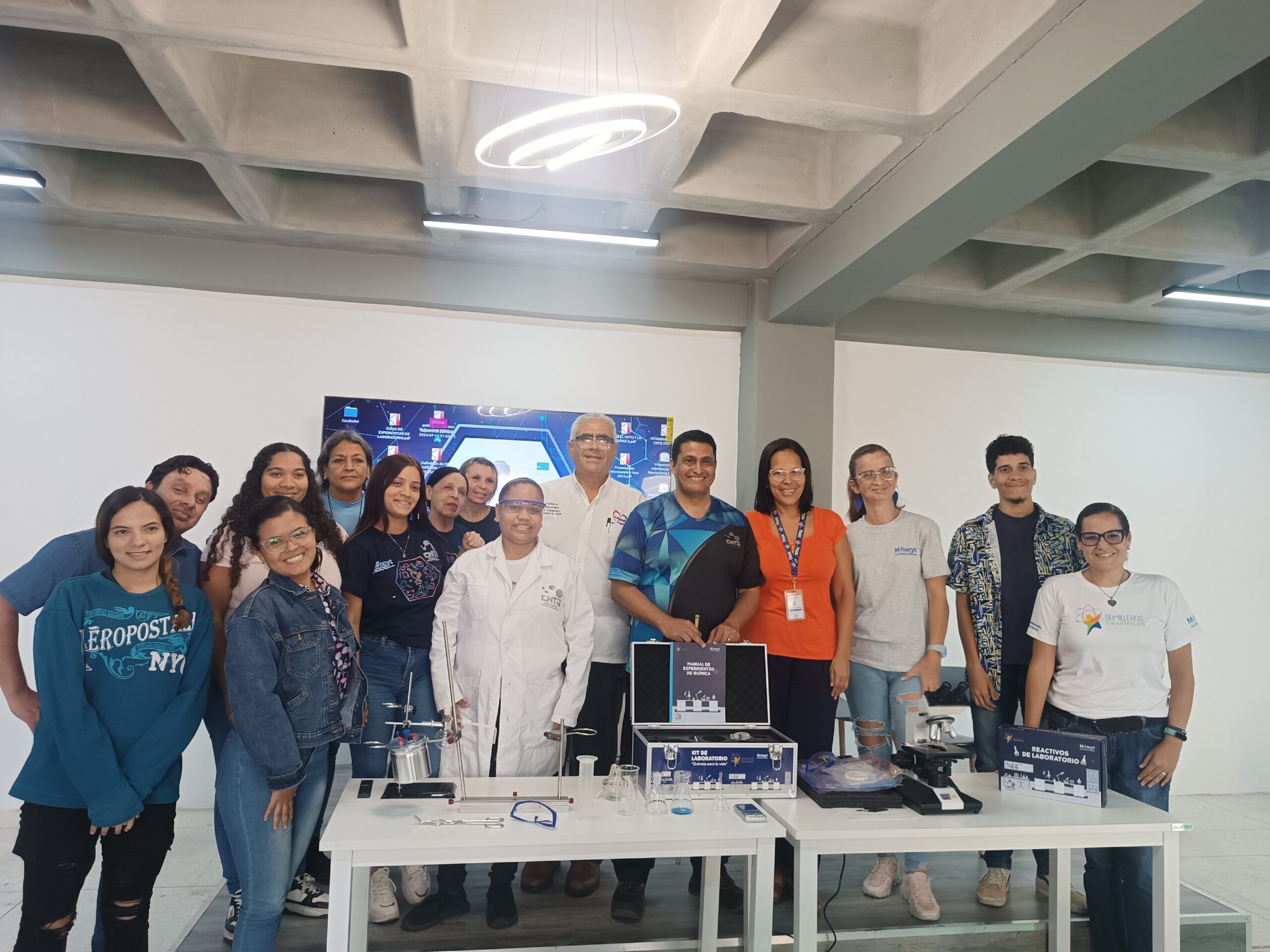 Lee más sobre el artículo CNTQ fortalece la enseñanza de la química en Carabobo