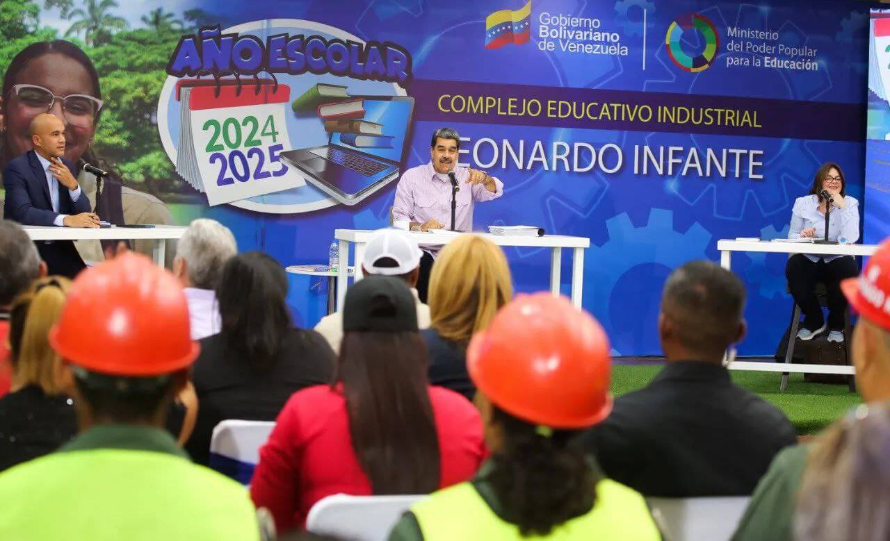 Lee más sobre el artículo Presidente Nicolás Maduro destaca trabajo de las Bricomiles en la recuperación de instituciones educativas del país