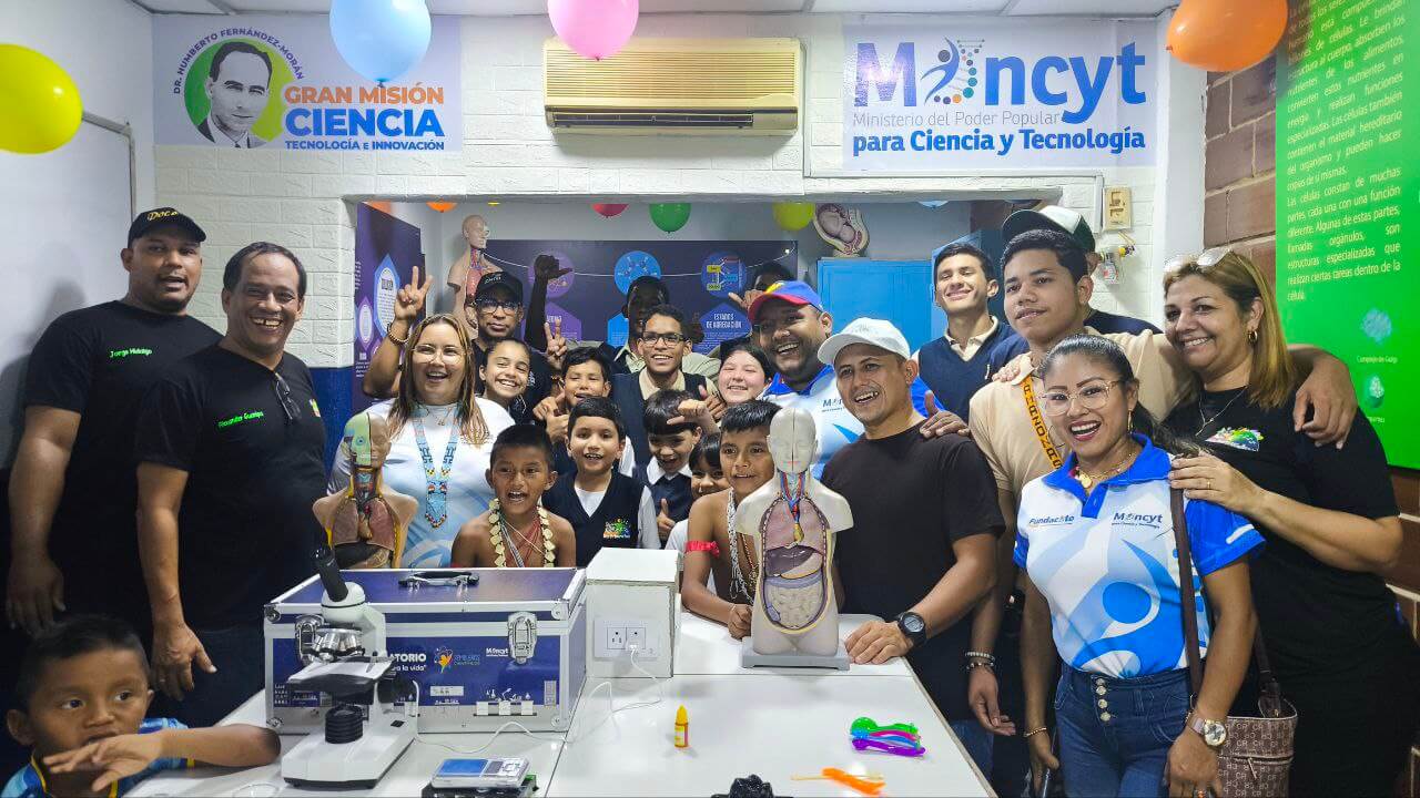 Lee más sobre el artículo Gobierno Bolivariano instala laboratorio de ciencias en Amazonas