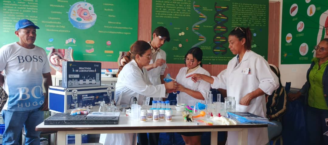 Lee más sobre el artículo Inauguran Sala de Ciencias en el L.N.B “24 de Julio” en Cojedes