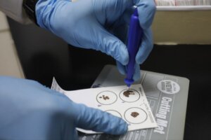 Lee más sobre el artículo En el IDEA estudian ADN mitocondrial en pacientes venezolanos con sospecha de enfermedades mitocondriales