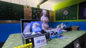 Lee más sobre el artículo Gobierno Nacional mantiene despliegue en Amazonas con instalación de nuevo laboratorio de ciencias