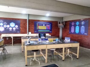 Lee más sobre el artículo Complejo Educativo “Simón Rodríguez” en Barinas cuenta con nueva sala de ciencias