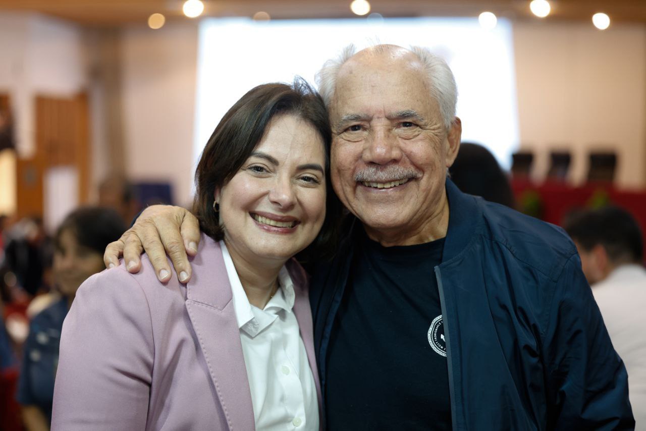 Lee más sobre el artículo Vicepresidenta sectorial Gabriela Jiménez resaltó contribuciones científicas del Dr. José Luis Ramírez
