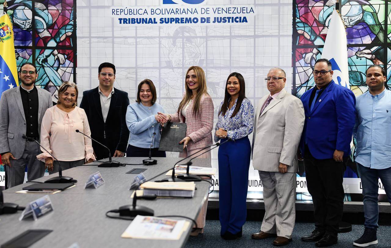 Lee más sobre el artículo TSJ y Mincyt firman convenio marco interinstitucional para la transformación digital del Poder Judicial
