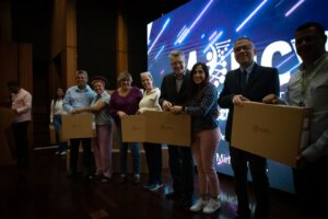 Lee más sobre el artículo Fonacit entrega equipos de computación a investigadores responsables de proyectos de la UCV