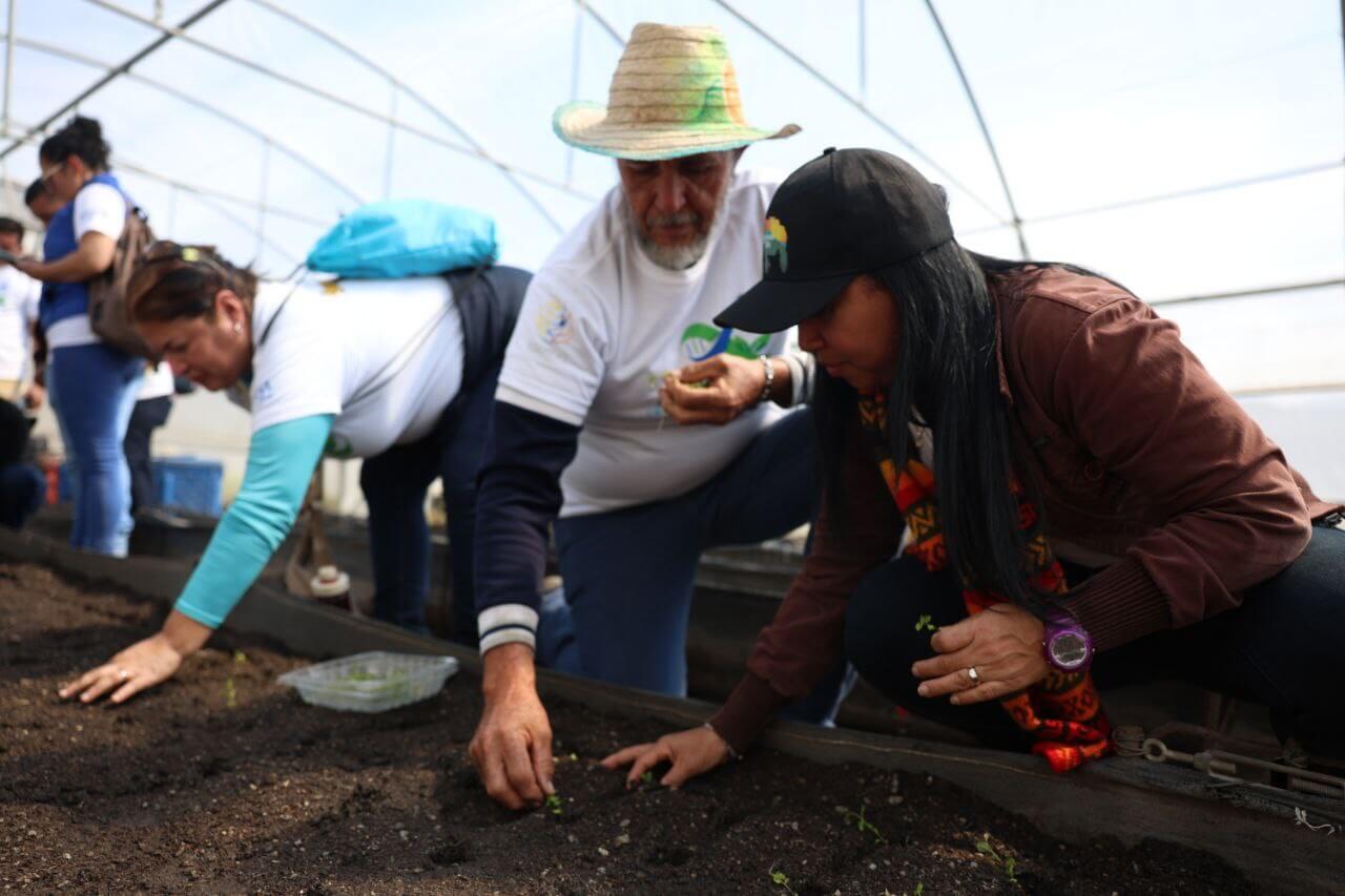 Lee más sobre el artículo Productores de Nueva Esparta conocen espacios de Cebisa en Mérida