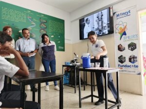 Lee más sobre el artículo Aragua | Gobierno Bolivariano inaugura Sala de Ciencias en la U.E.N. Felipe Larrazábal de Cagua