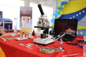 Lee más sobre el artículo Gobierno nacional fortaleció educación científica con modernos laboratorios y aulas de ciencias este 2024