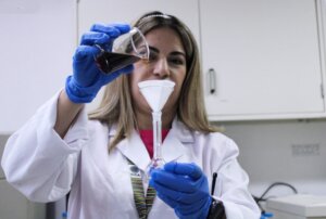 Lee más sobre el artículo Investigadores del IDEA trabajan en una alternativa innovadora para el Parkinson