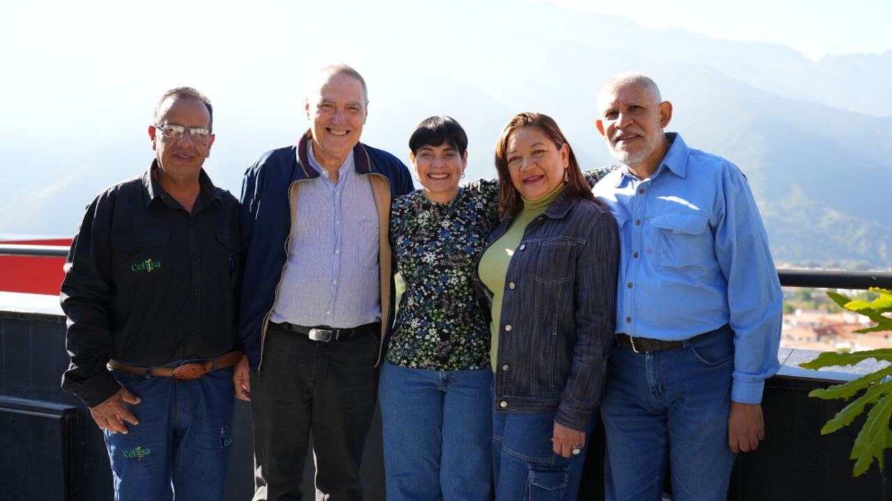 Lee más sobre el artículo Venezuela muestra sus capacidades científicas en visita de representante de la Unesco a Cebisa