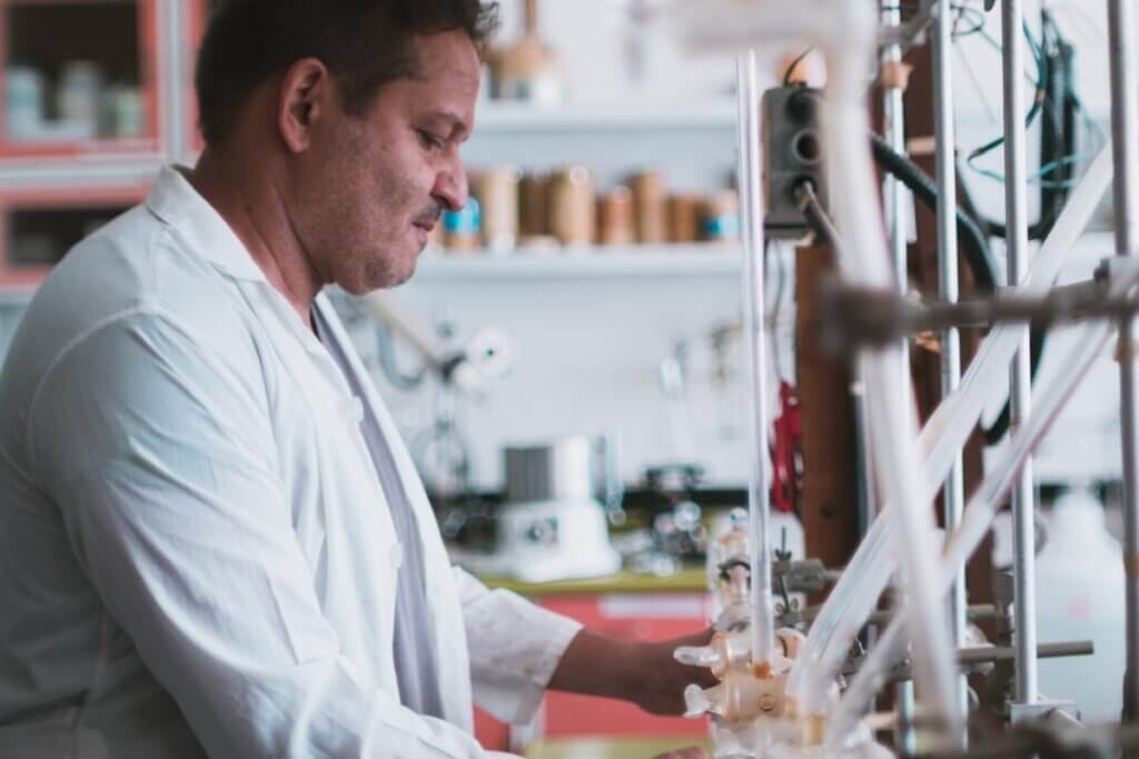 Investigadores venezolanos trabajan en molécula que combine tratamiento para quimioterapia y radioterapia