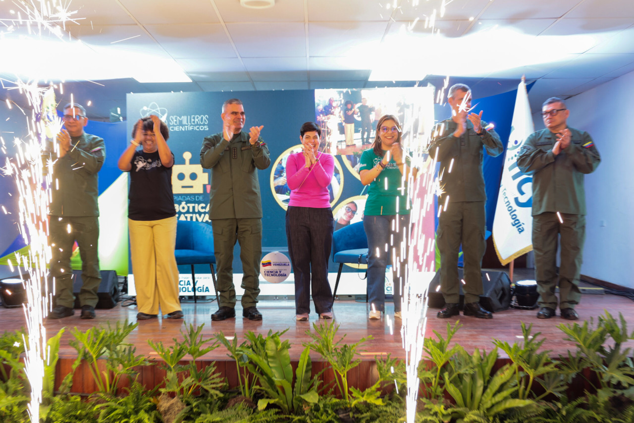 Lee más sobre el artículo Olimpiada Nacional de Robótica Creativa 2025 ya cuenta con ganadores