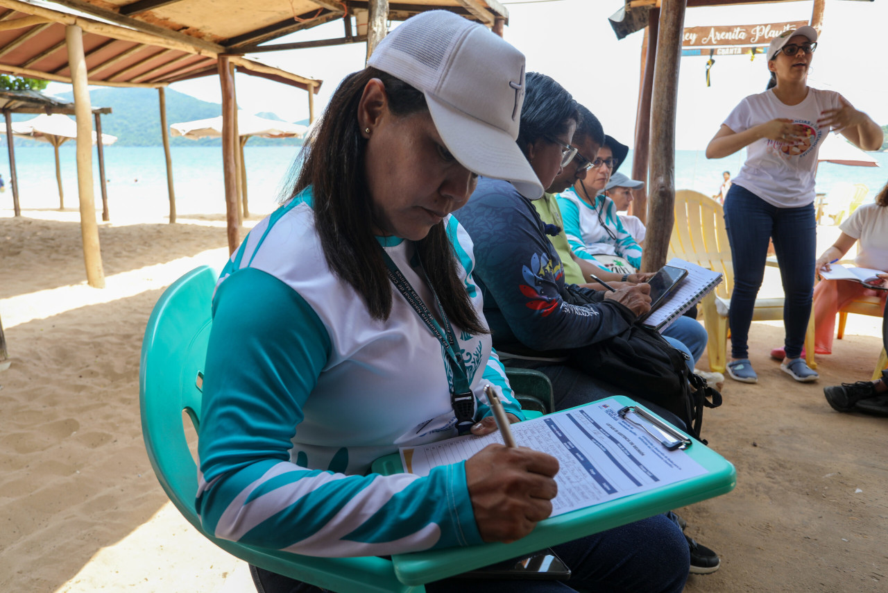 Lee más sobre el artículo Red Científica y Tecnológica avanza en la metología para el control del coral invasor en las costas venezolanas