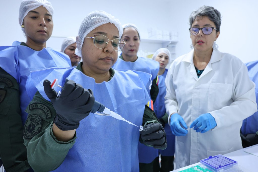 Formación científica fortalece capacidades en diagnósticos con técnicas ELISA en el sector salud militar