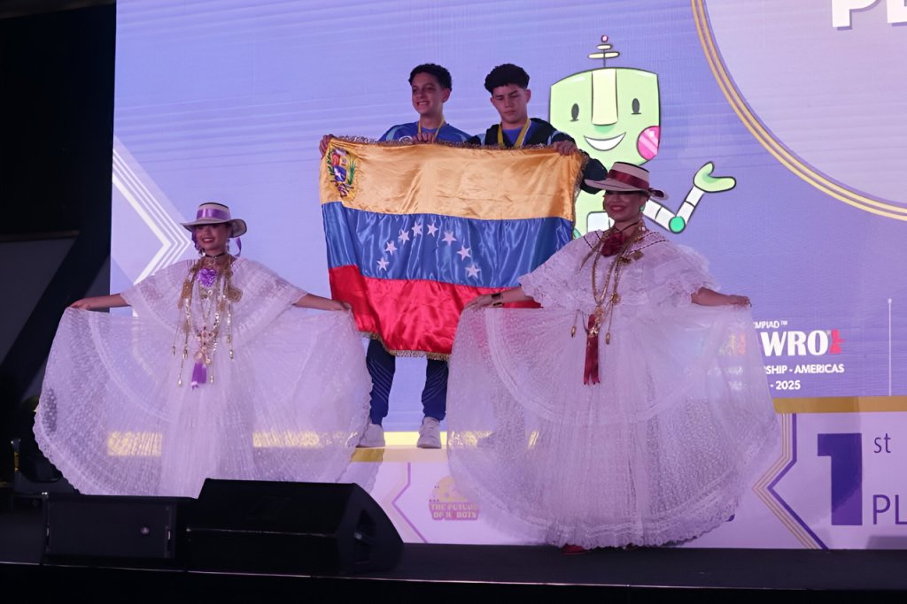 Venezuela conquista medalla de plata en el WRO Open Championship Américas 2025 en Panamá