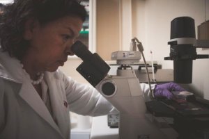 Lee más sobre el artículo Dra. Luz Thomas: La leche materna es un tejido vivo