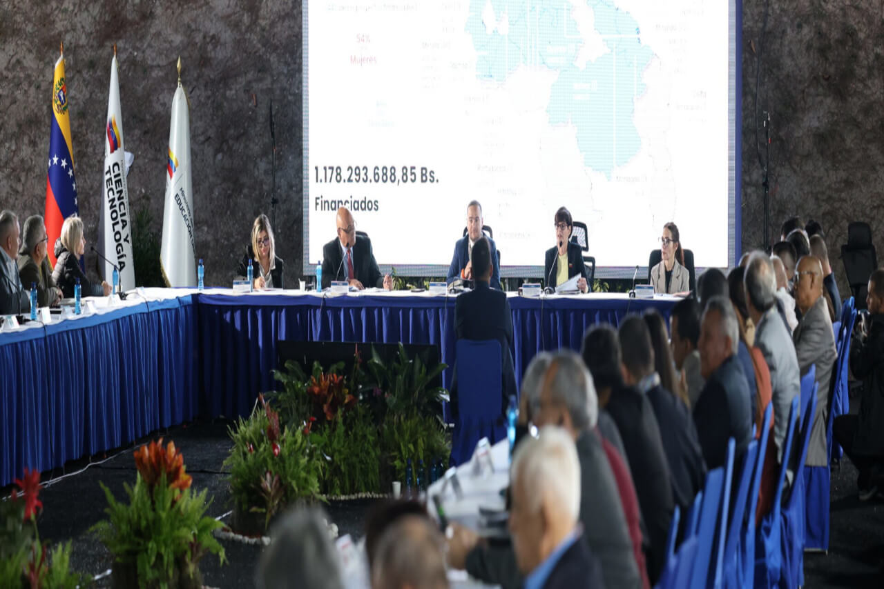 Lee más sobre el artículo Ministra Gabriela Jiménez destaca avances en formación científica, posgrados y proyectos de innovación en Venezuela