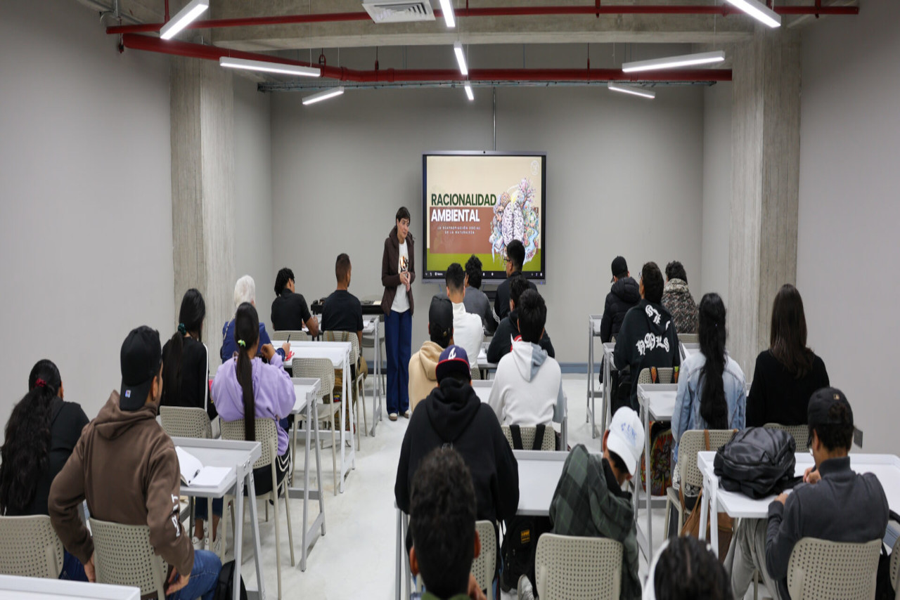 Lee más sobre el artículo Rectora Gabriela Jiménez Ramírez reflexiona sobre ética ambiental y desarrollo tecnológico