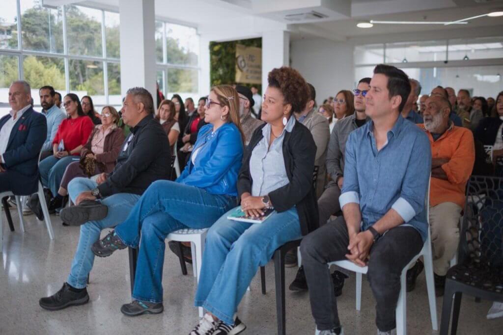 Sistema Nacional de Ciencia y Tecnología promueve la ciencia soberana y rechaza agresiones extranjeras
