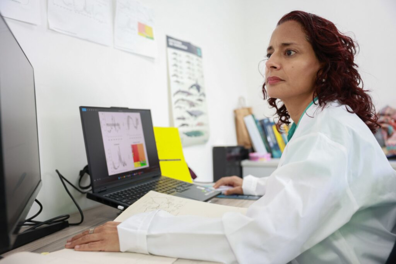 Lee más sobre el artículo Investigadora del IVIC revela logros en evaluación de vulnerabilidad del sistema pesquero artesanal de sardina ante el crisis climática