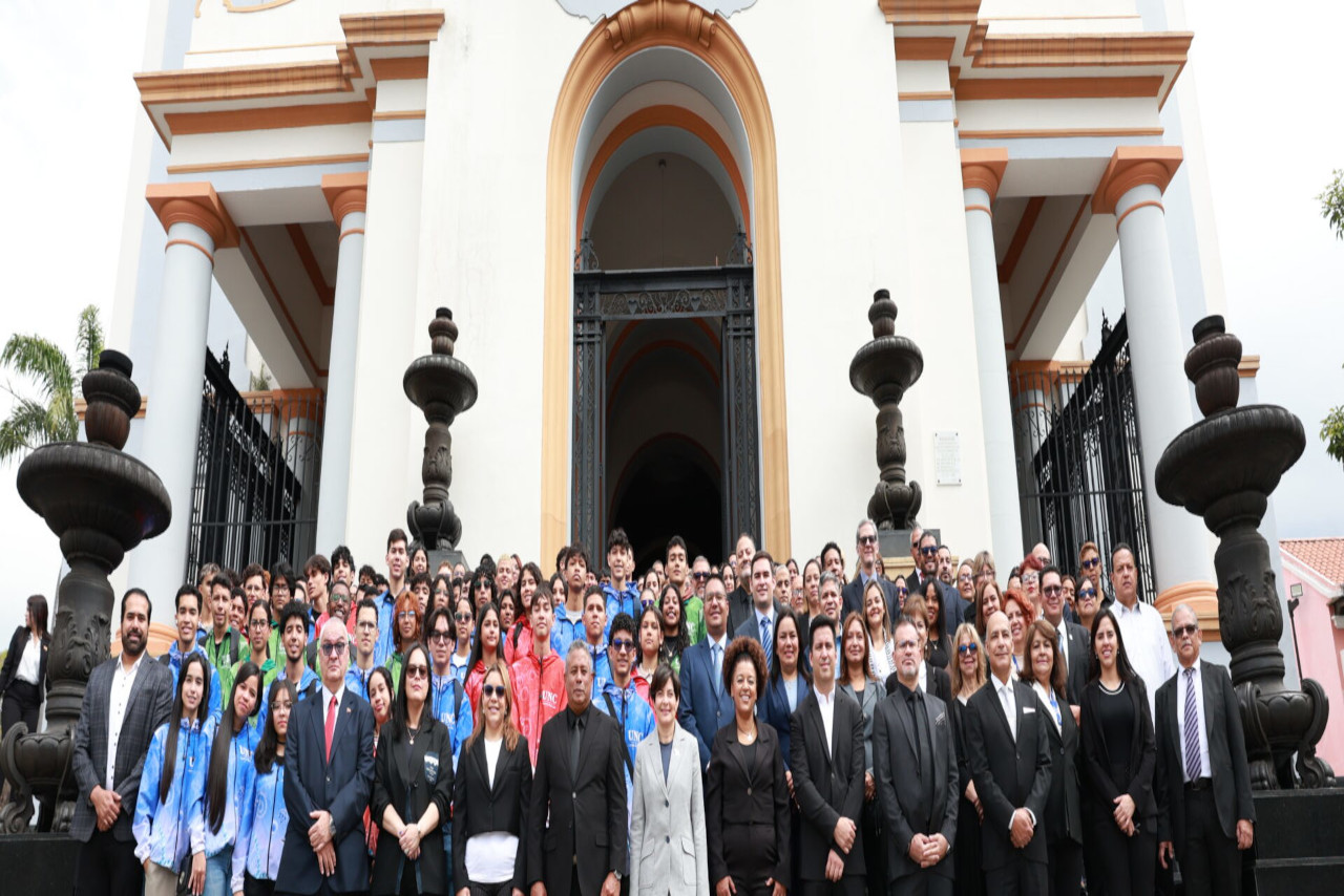 Lee más sobre el artículo Comunidad científica venezolana rinde honores al Dr. Humberto Fernández-Morán en el 102° aniversario de su natalicio