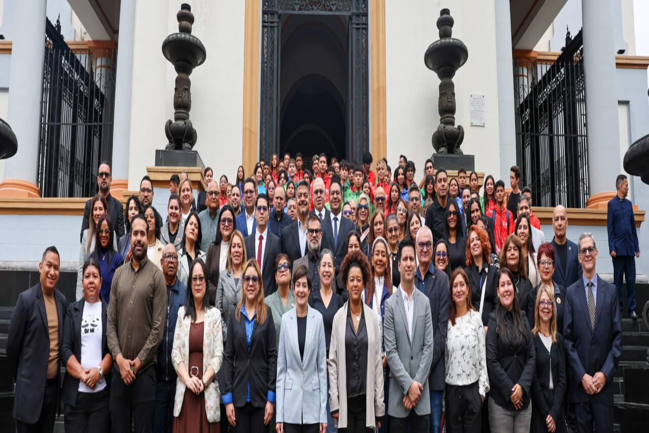 Lee más sobre el artículo Comunidad científica venezolana rinde honores al Dr. Humberto Fernández-Morán a 27 años de su partida física